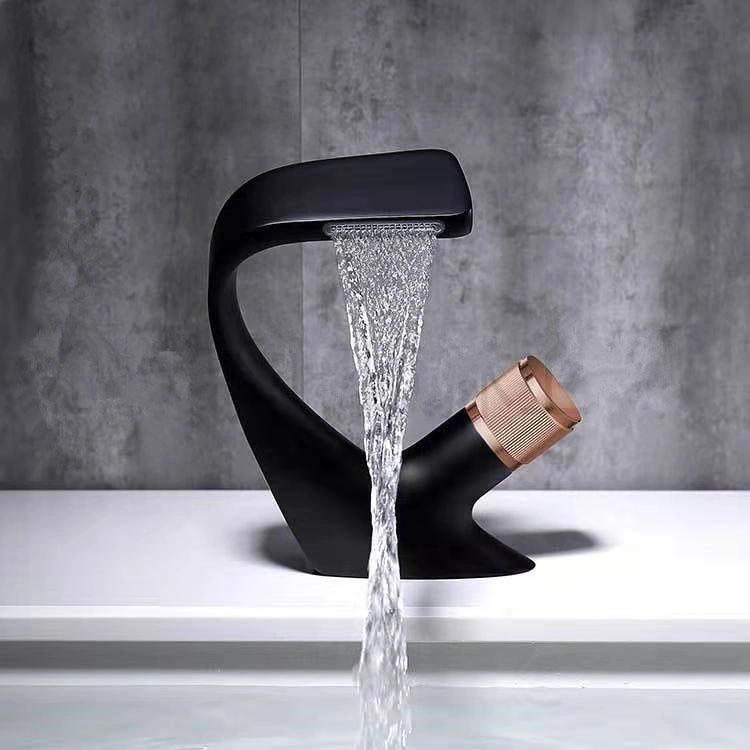 Уникальный дизайн роскошный кран для ванной комнаты из нержавеющей стали Водопад горячий и холодный