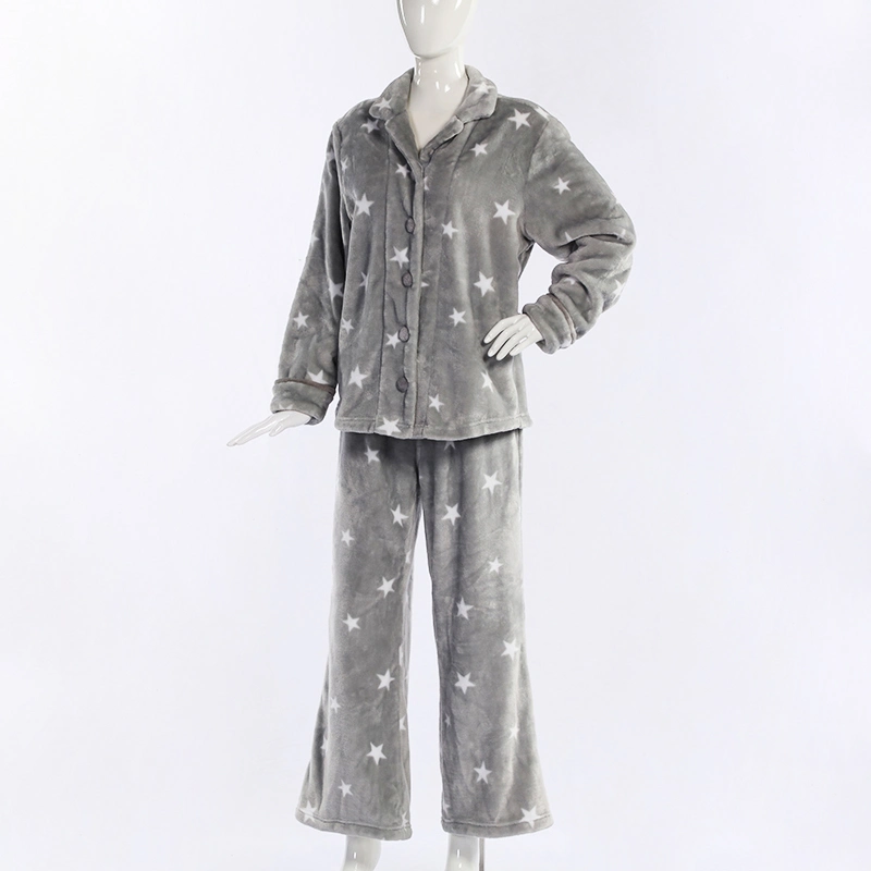 Pijama de Inverno de Manga Longa com Gola Redonda para Homens, em Fleece de Coral, Pijama Masculino de Venda Personalizada. Pijama de Algodão de Seda para Homens.