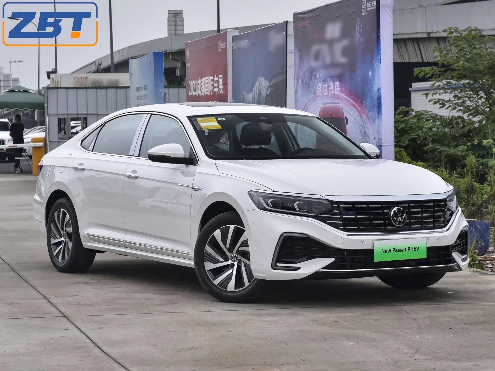 Дешевые цены Passat Phev 4X2 2WD электрического привода Smart Fastback Sedan Matrix LED среднего авто автомобилей с задним независимых АС