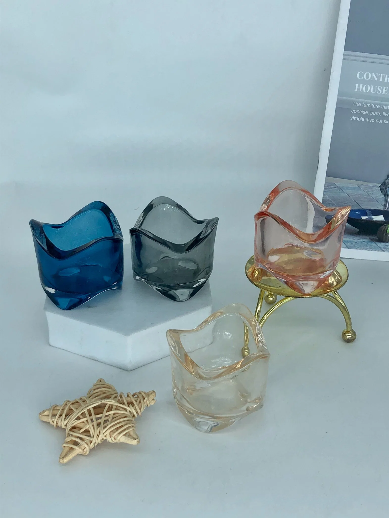 China Modern Colorful Crystalglass Candle Holder for Taper Glass Candlestick Wholesale/Supplierr Empty Glass Storage, Glass Ware