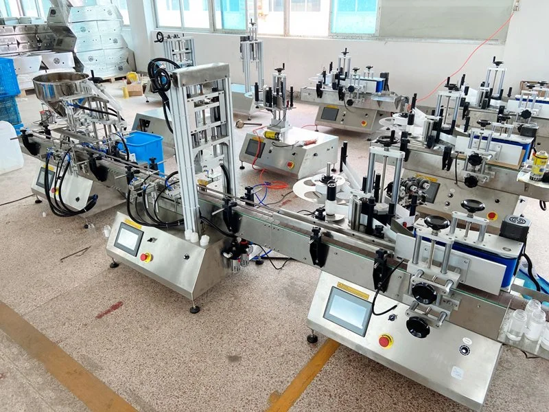 Maquinaria de embalaje automático de líquido y pegar E-Liquid llenado de botellas de limitación de sellado y etiquetado de embalaje la máquina lineal de la línea de la correa de transmisión de PVC en China