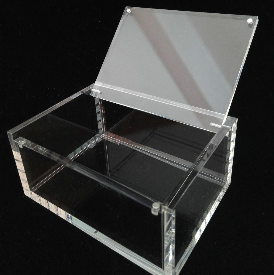 Chinese Factory Acrylic Case with Hinged Lid