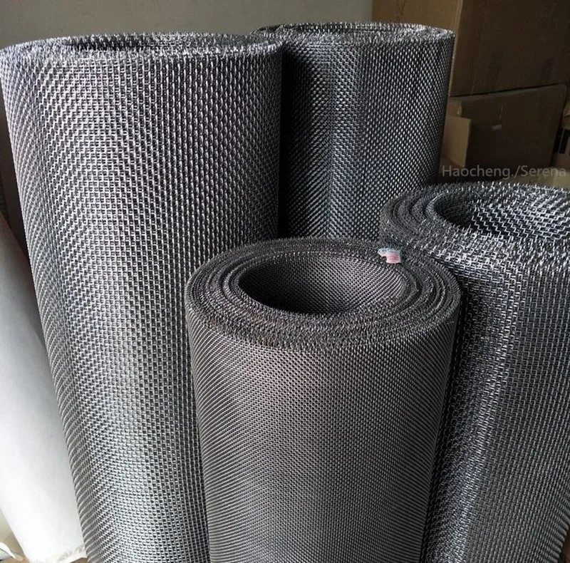 High Quality Iron Hardware Cloth Gauze Iron Wire Mesh Weaving Mesh with Customization