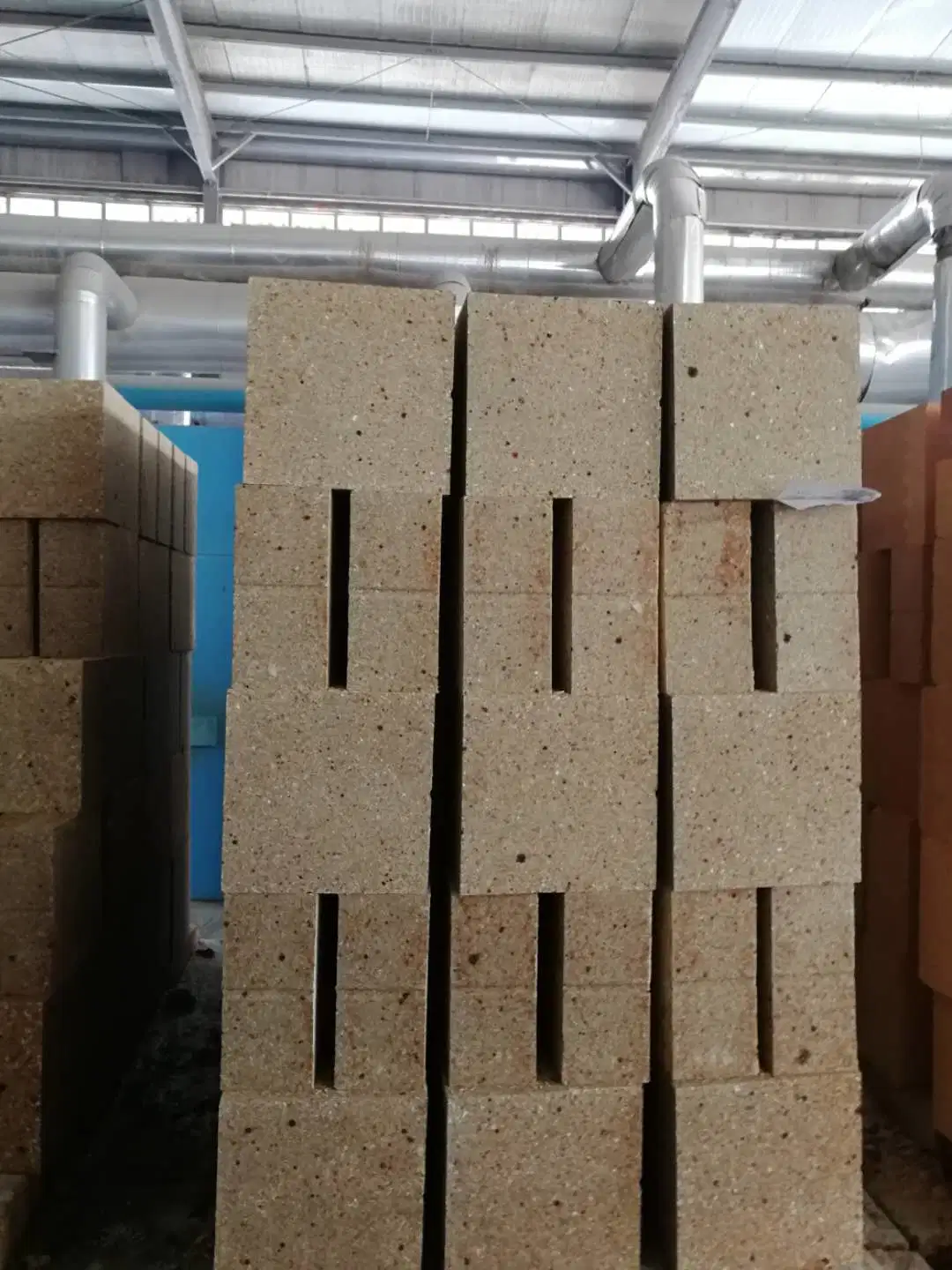 China refractory manufacturer silicon mullite bricks for cement safety zone