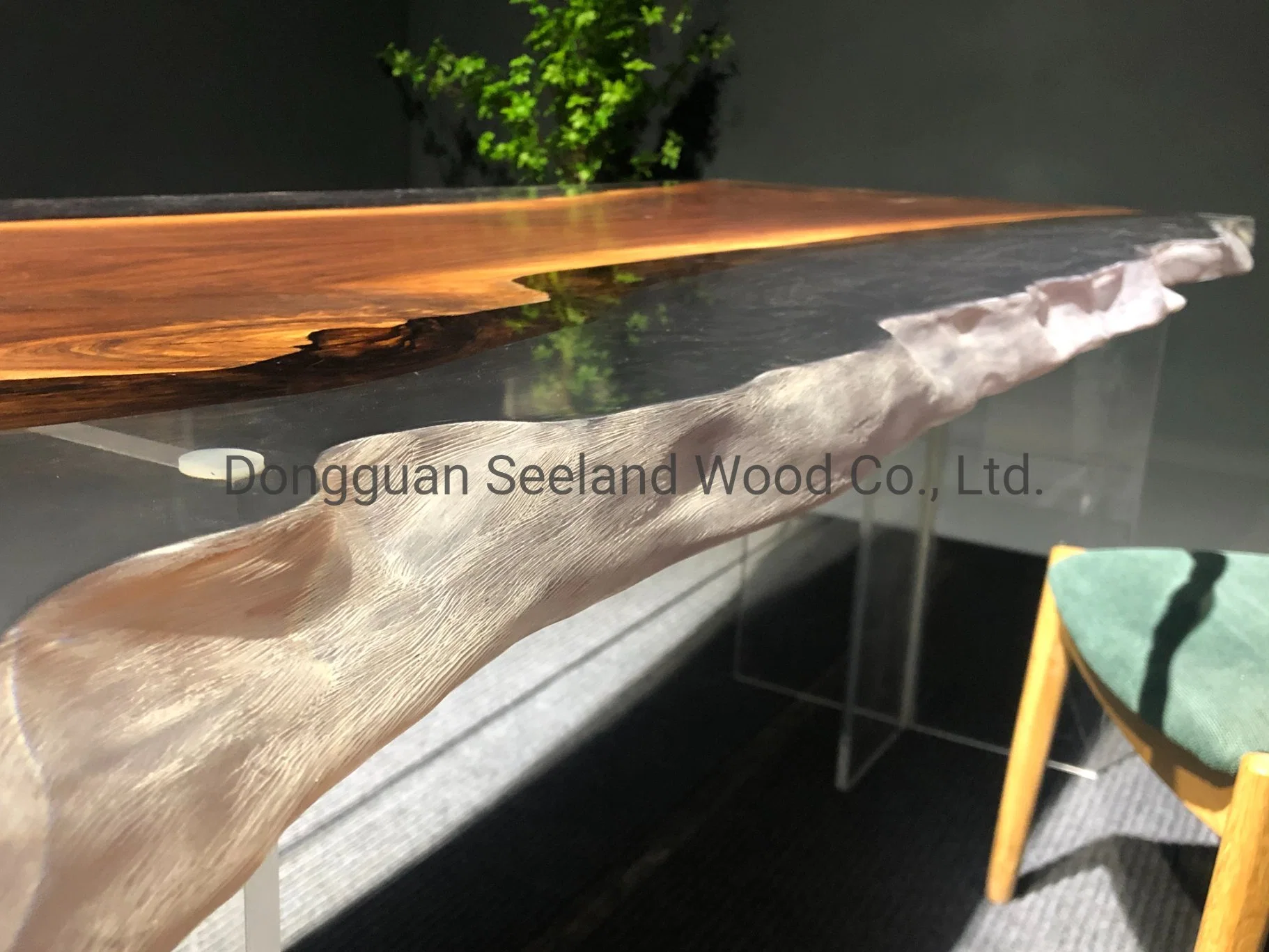 Raw Edge Custom Size Solid Wood Resin Table for Conference (جدول إعادة ضبط الخشب الصلب المخصص للمؤتمر)