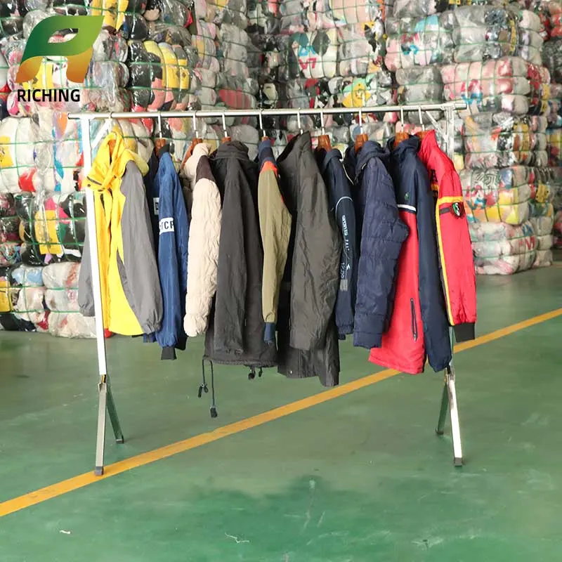 Wholesale/Supplier Premium Mixed Autumn Used Hoodie Coat Women Men Kids Bulk Second Hand Winter Baby Clothing Company Used Winter Children Jacket Clothes Bales Factory