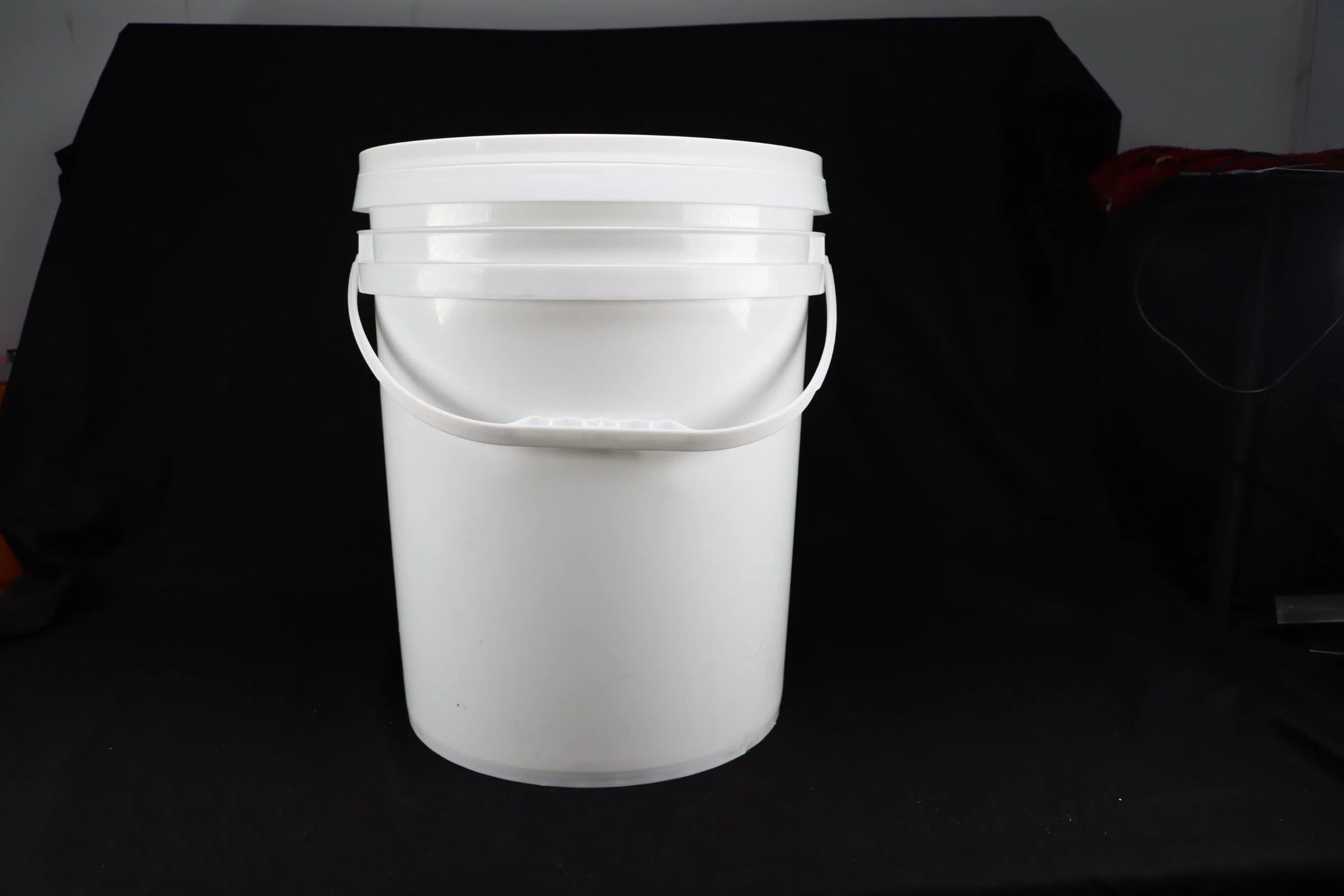 Ustom Cheap Small Large 2L 5L 10L 20L 25L 5 Gallon Food Grade Safe Paint Popcorn White Plastic Buckets with Lids Handle Price