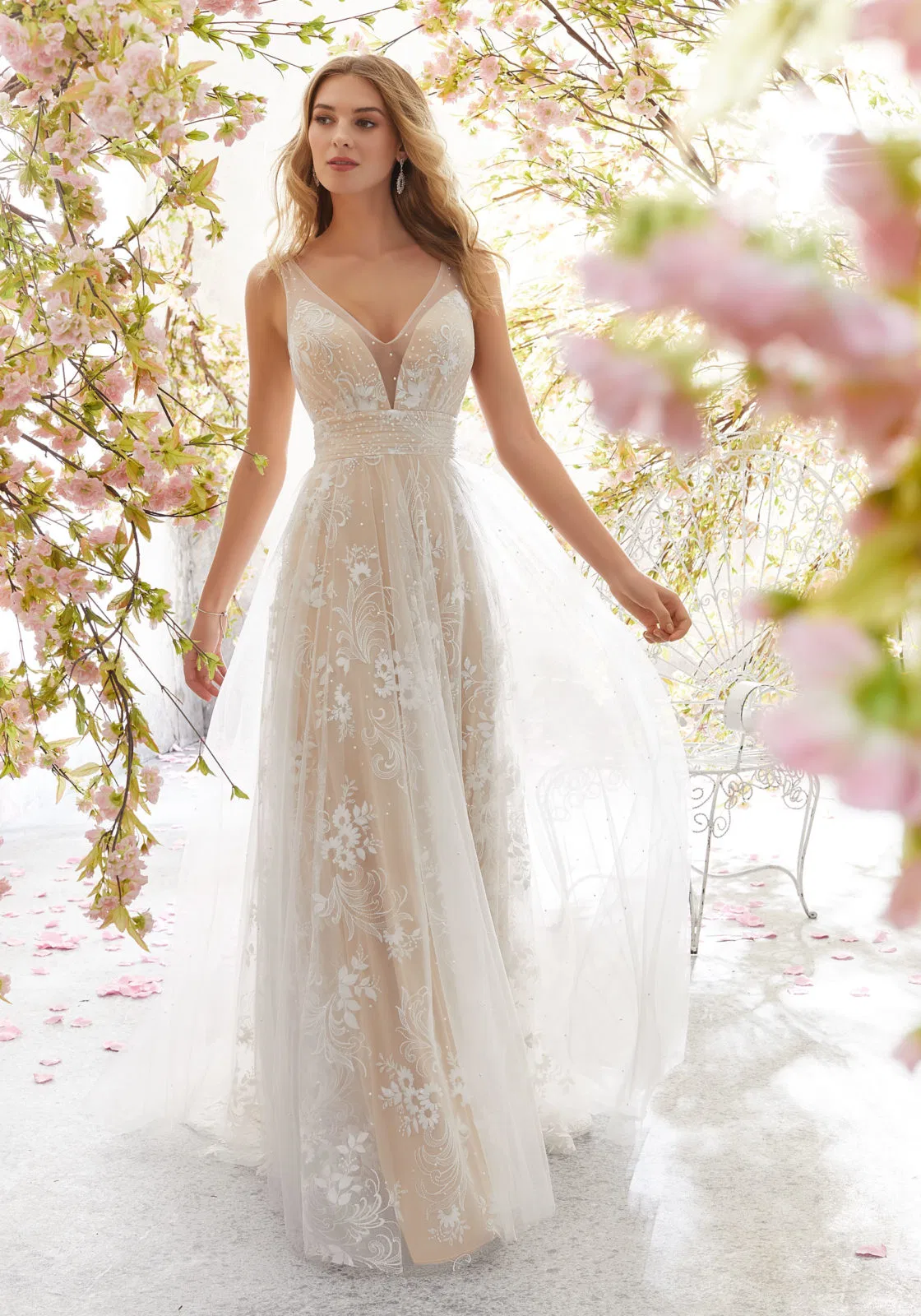 Lace Bridal Gowns Spaghetti Champagne Tulle Wedding Dresses B6896