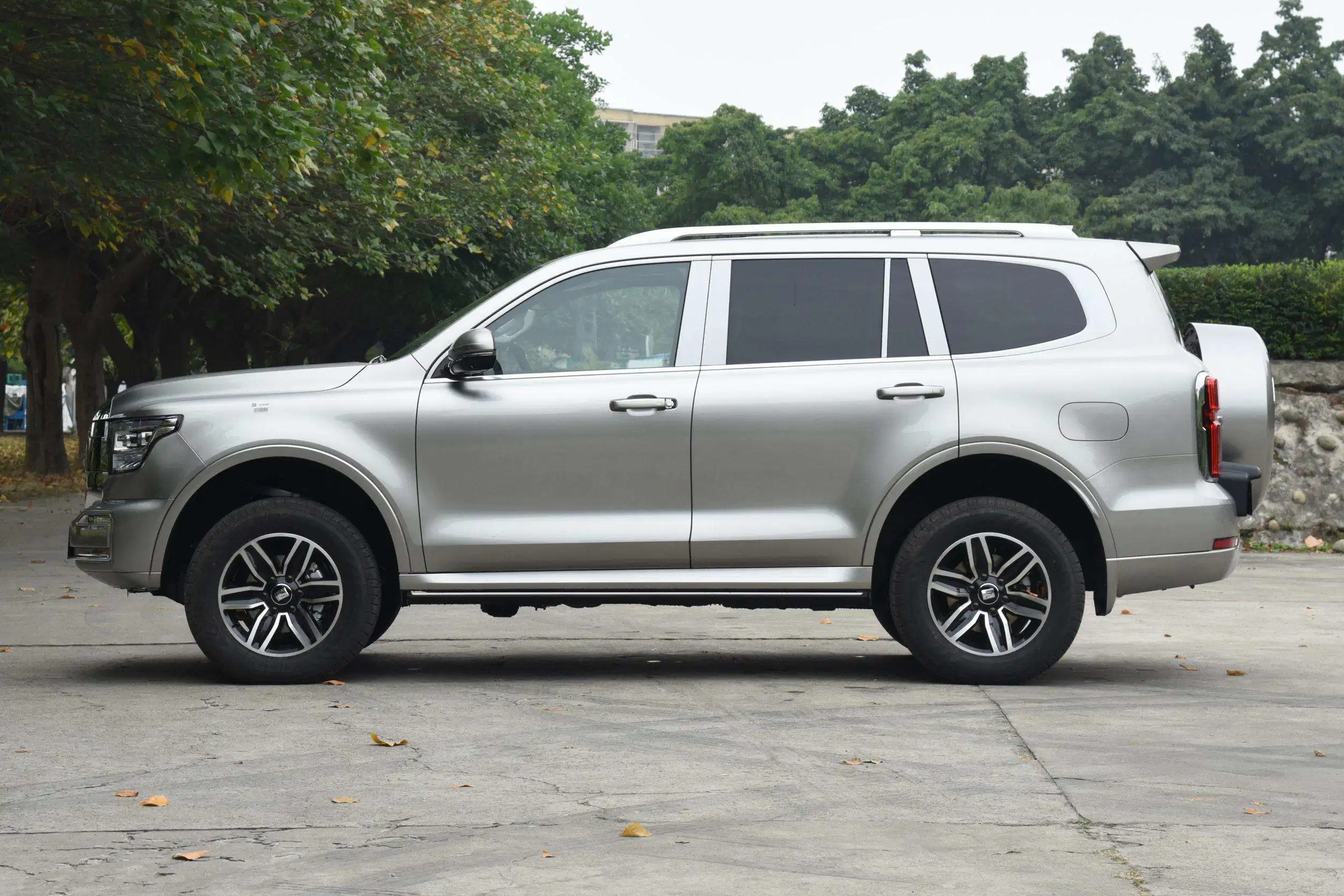 GWM Tank 500 Bluetooth Key 4WD 3,0T 360 HP V6 Vehículos grandes de alto rendimiento de 7 asientos con vehículos nuevos de energía 48V coche del sistema híbrido