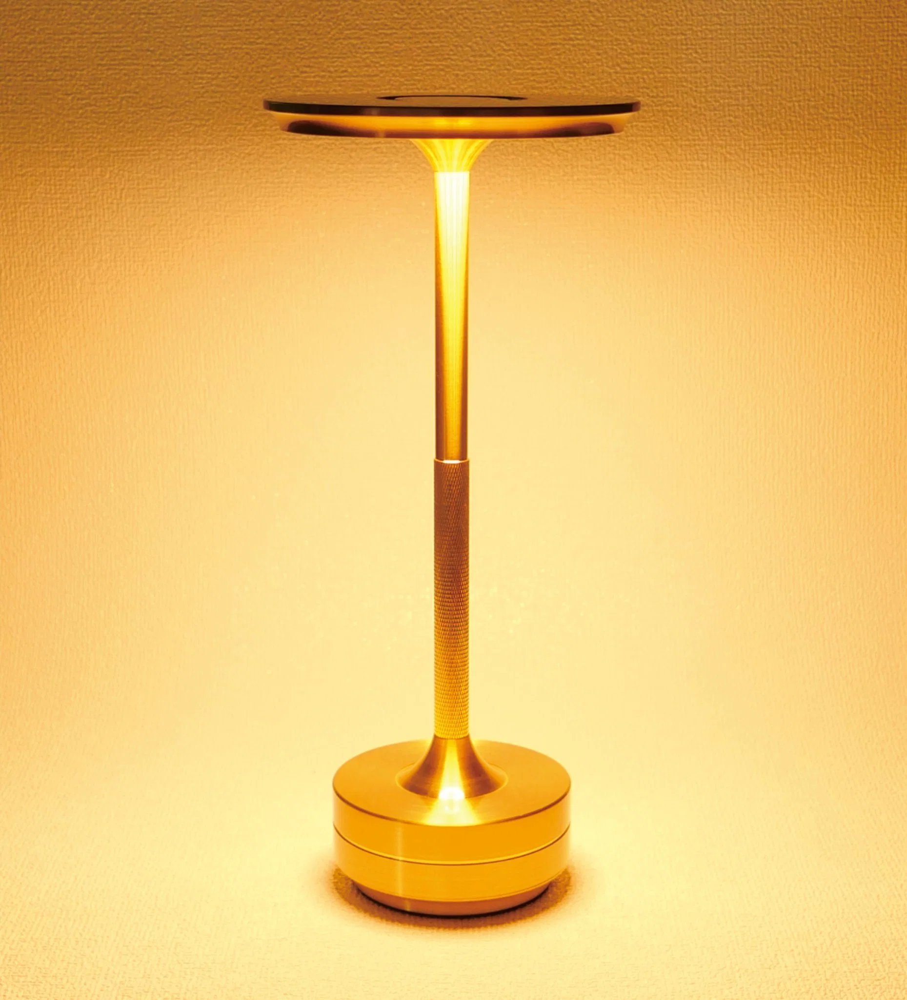 Hisoon Modern Gold Color Livingroom Dining Table Light Home Deco Table Lamp