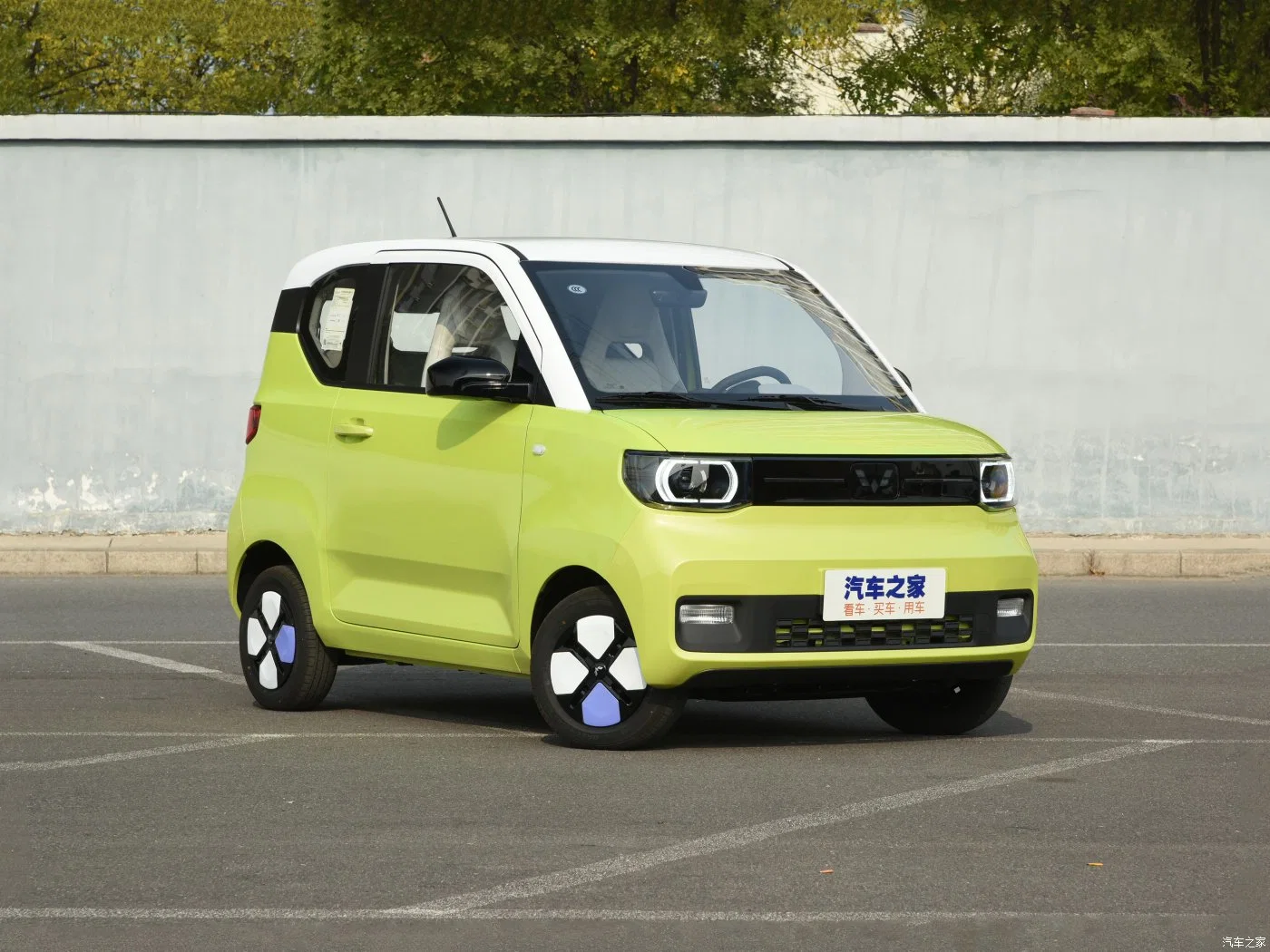 2022 China&prime; S Cheapest New Energy Vehicles Wuling Mini EV Used Cars for Sale, Electric Cars Wuling Hongguang Mini EV Car