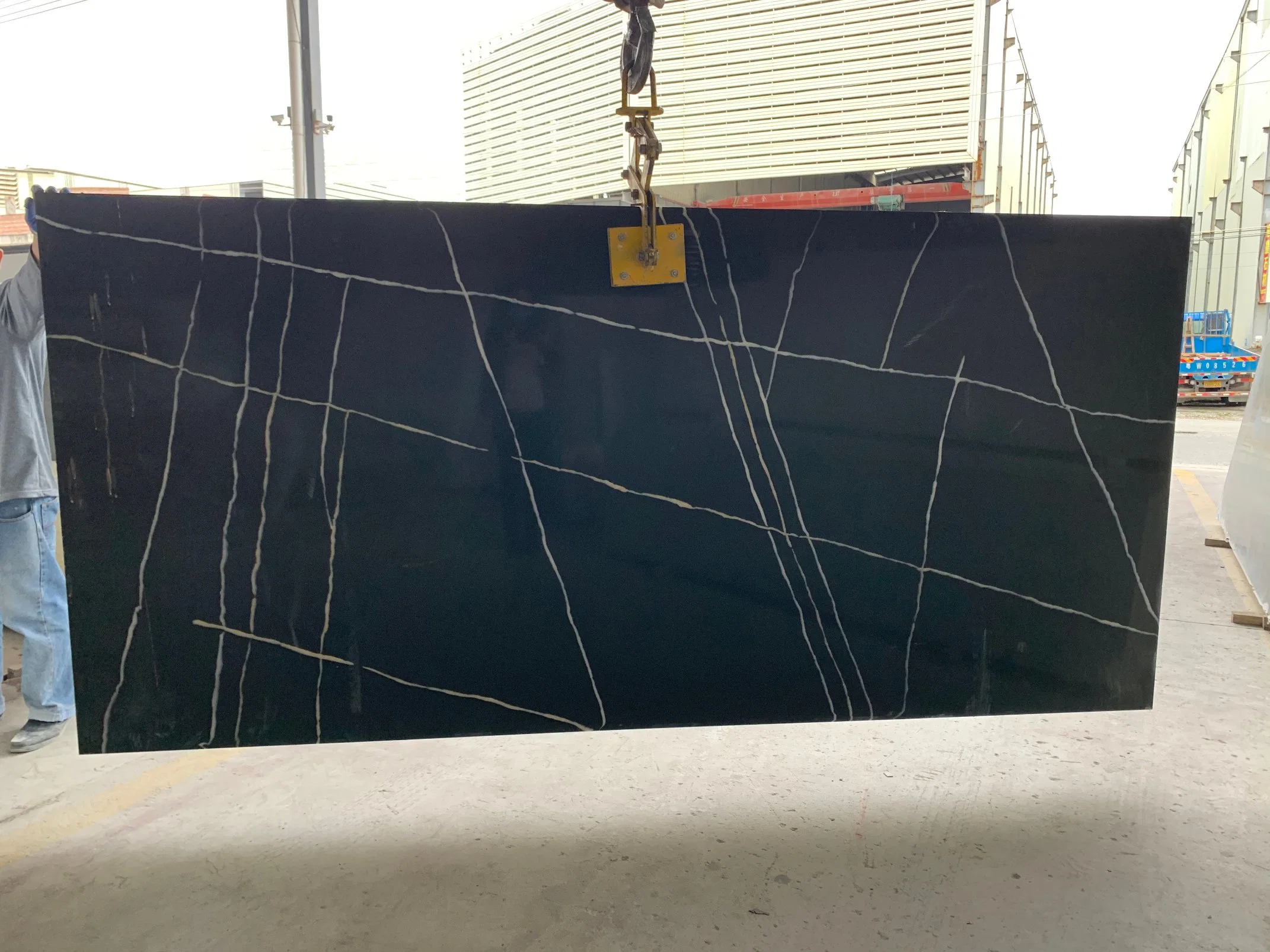 China Foshan Factory Calacatta Glossy Artificial Table Top Quartz Stone Slab