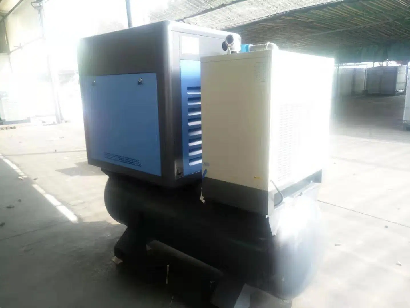 German Technology 15kw 20HP AC Power Rotary Screw Air Compressor 8bar 82 Cfm with 500L Tank and Dryer