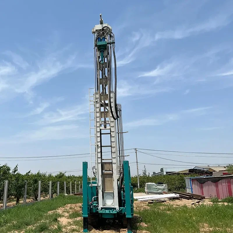 Máquina de perforación de pozos de agua montada en camión, tipo oruga pequeña, hidráulica, con martillo de fondo rotativo y sistema de voladura.