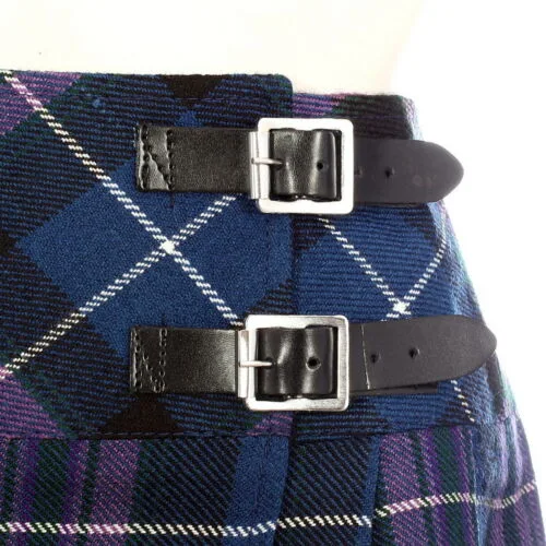 Les femmes de la longueur genou Kilt côté motif de vérification de la jupe en cuir de boucles