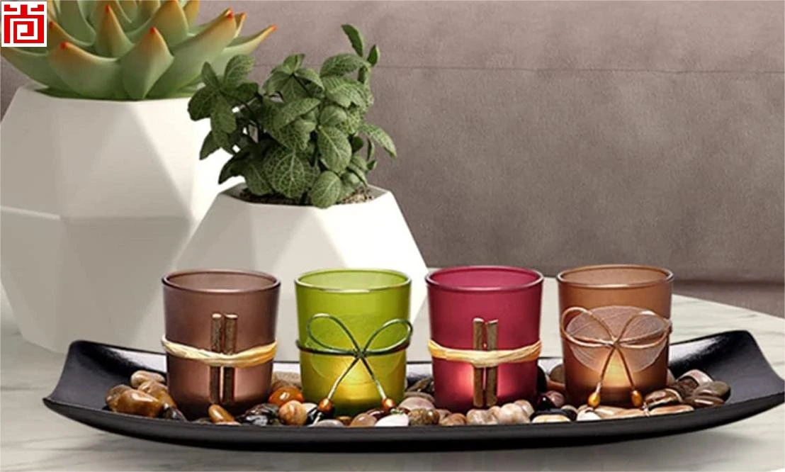 Exquisites Design-Set aus 4 Glas Kerzenhalter mit Glas Fach