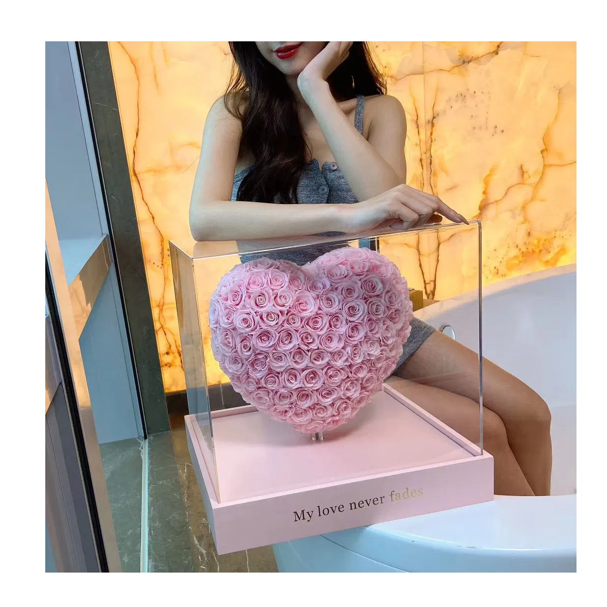 Wholesale/Supplier Big Heart Shaped Preserved Rose Gold Artificial Flowers Immortal Infinity Eternal Rose in Acrylic Box for Valentine Day's Gift