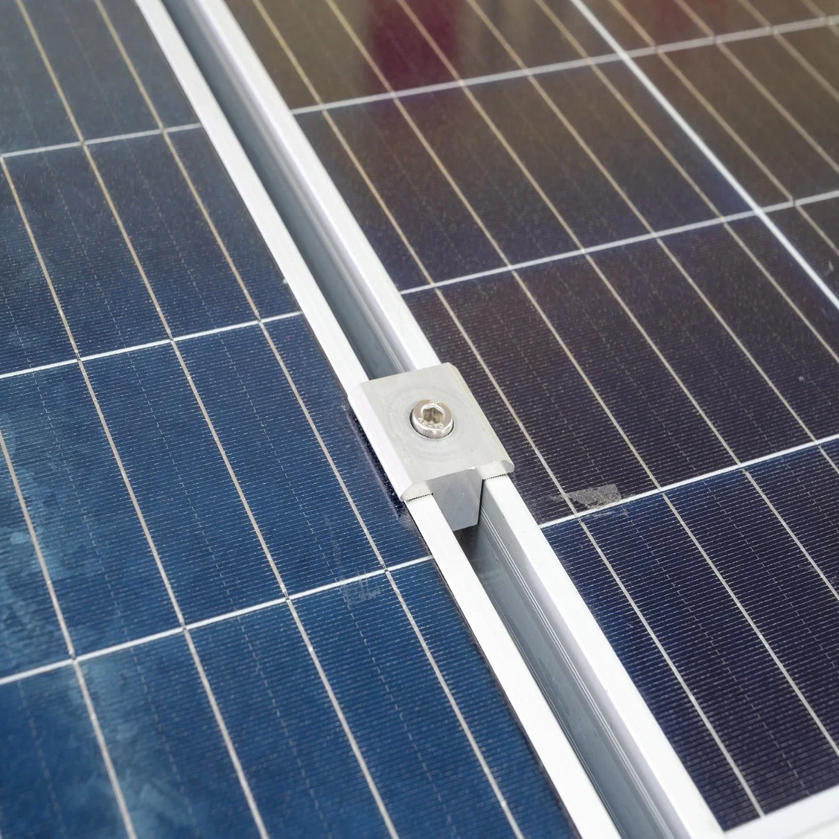 Enables Simple Solar Panel Rail Free Solar Bracket Metal Roof Mounting System