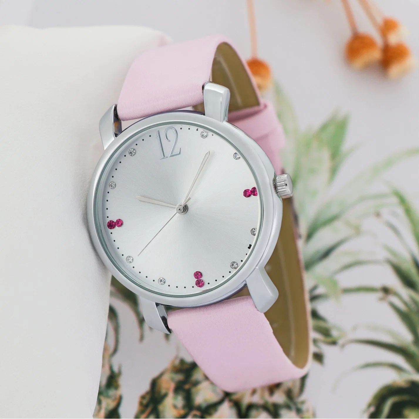 Women Fashion Casual Leather Strap Watches Simple Quartz Wristwatches