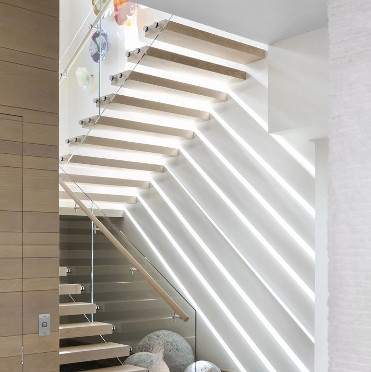 Modern Indoor Floating Wooden Staircase Luxury Cutomize LED Light Stairs