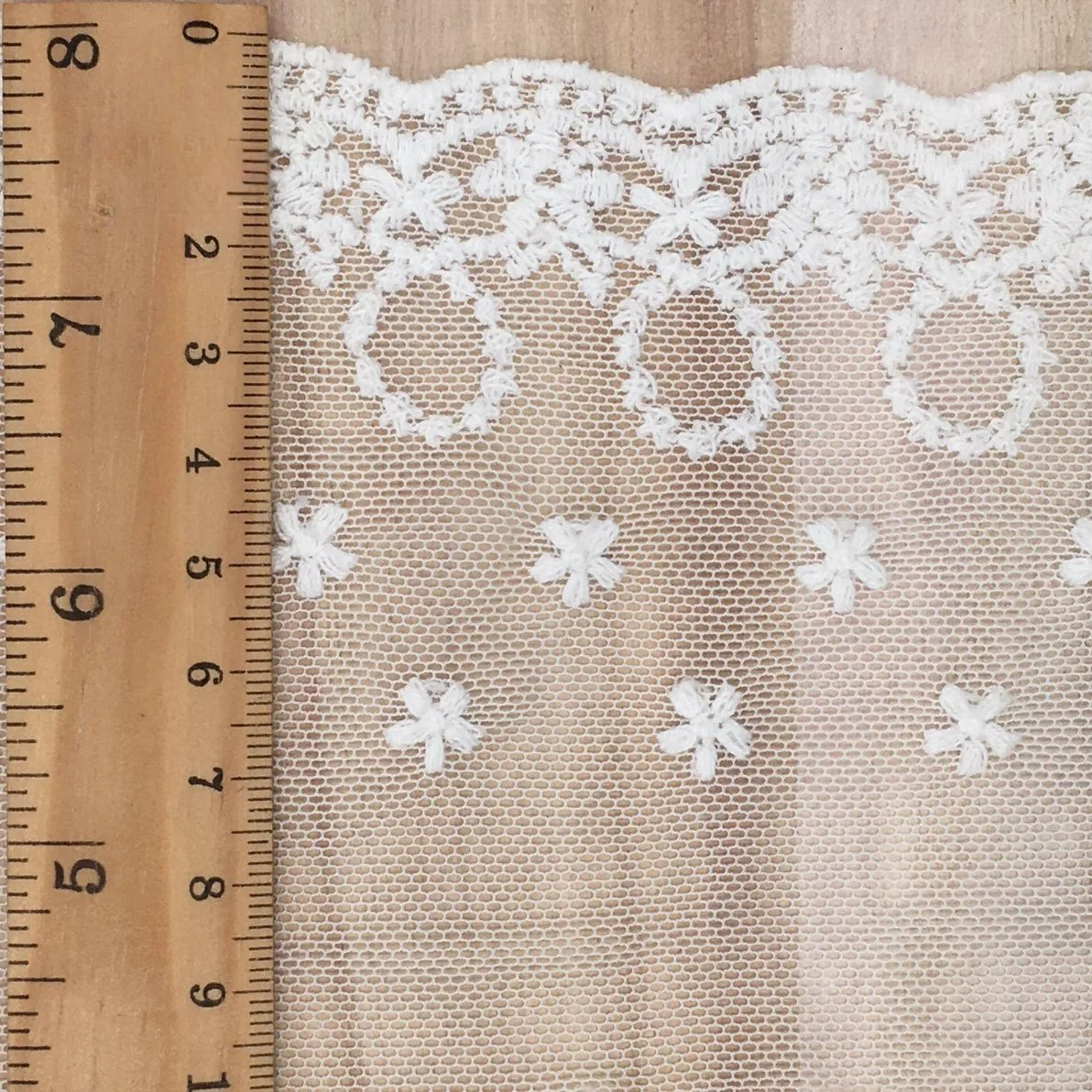 Fashion Water Soluble White Embroidered Lace Trimming Guipure Lace