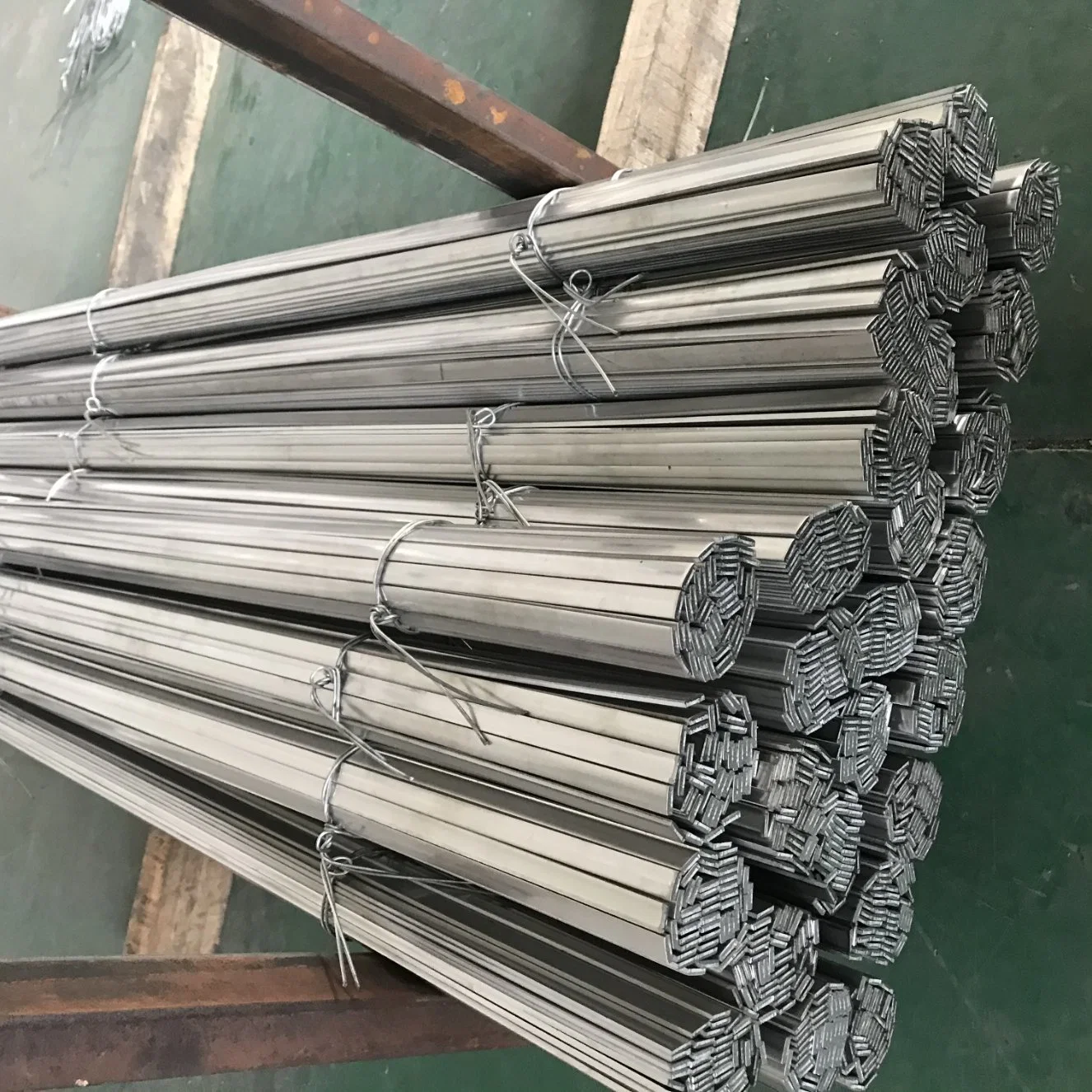 Technique Grade 304 321steel Flat Bar Hot Rolled Stainless Flat Steel Mold Steel 10mm-180mm with 7-15 Days Non-Alloy Construction ISO