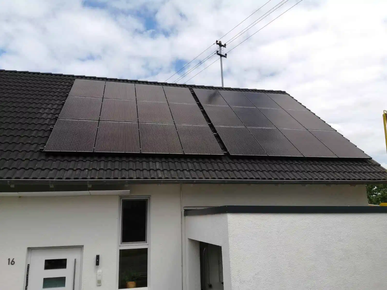 335W 385W Alle schwarzen Solarzellen in Europa monokristallal Alle Schwarze Perc Sun Power Halbzellen-Solarmodule