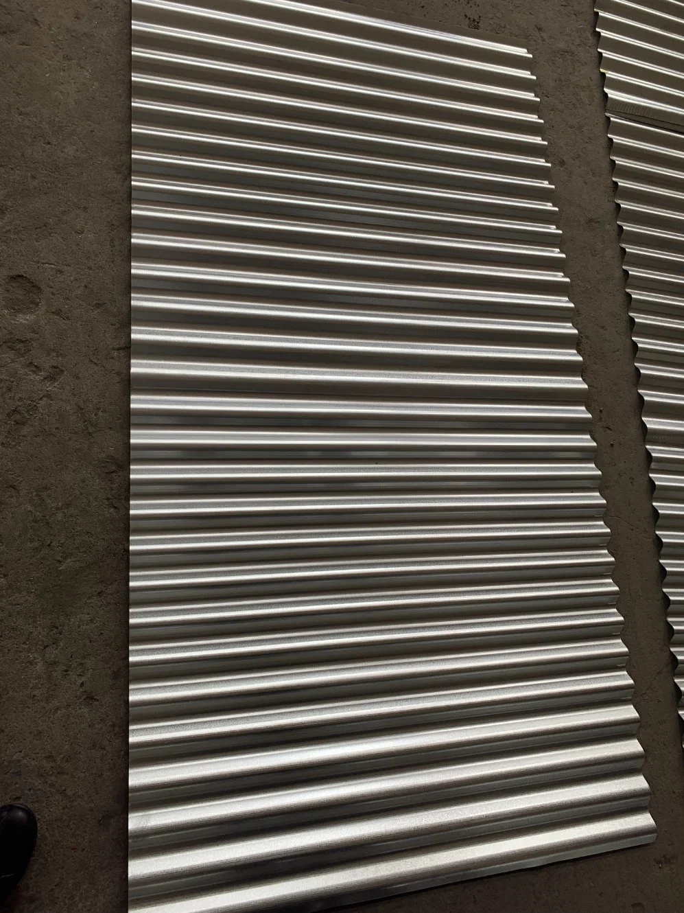 Aluzinc Steel Galvalume Roofing Sheet Color Coated Corrugated Steel Plate Scrap Metal Cast Iron Wholesale/Supplier