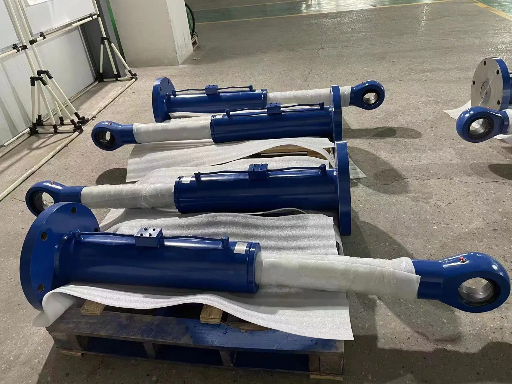 Factory Supply Customized Nonstandard Metallurgical Industry Hydraulic Oil Cylinder with Sensor