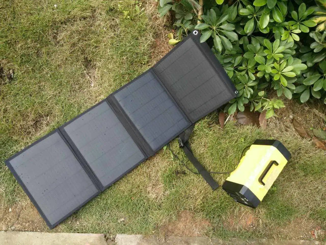 Solar UPS Car Home Mobile Power System AC DC Input and Output Factory Original