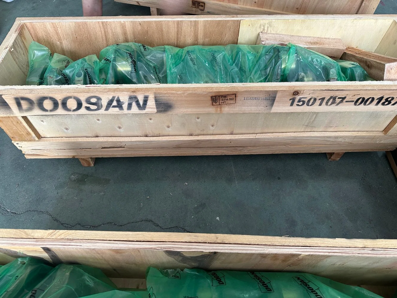 Doosan Engine Crankshaft for Excavator Bus Truck Parts 65.02101-0056/150107-00183 65.02101-0060/150107-00187