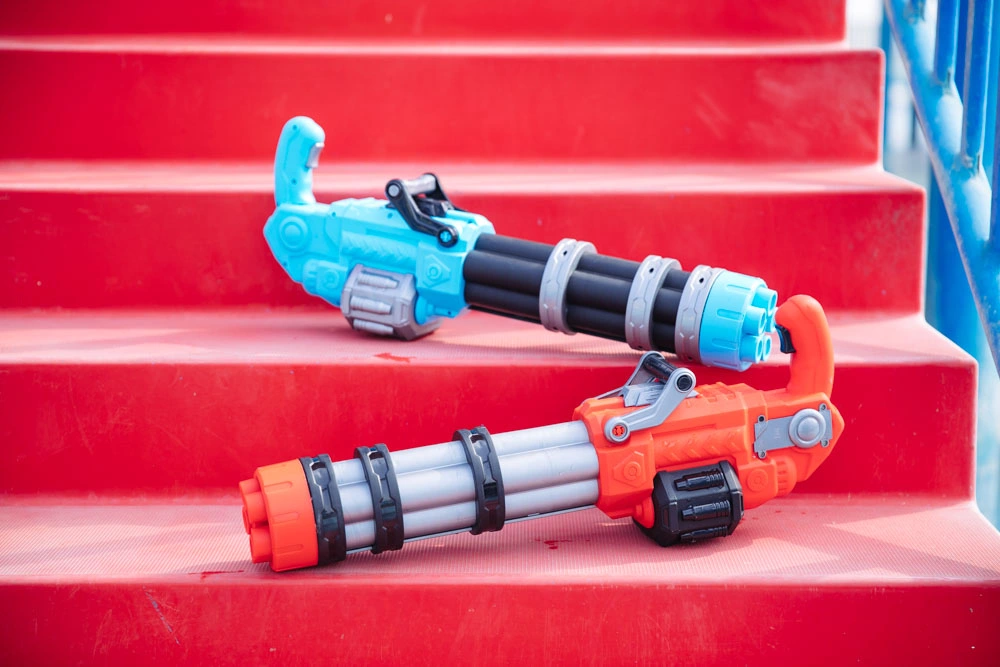 Agua Gatling Gun Pistola de agua eléctrica para los niños, adultos de la batería de pistola de agua automático de inmersión de agua super resistente al agua potente disparo Juguetes