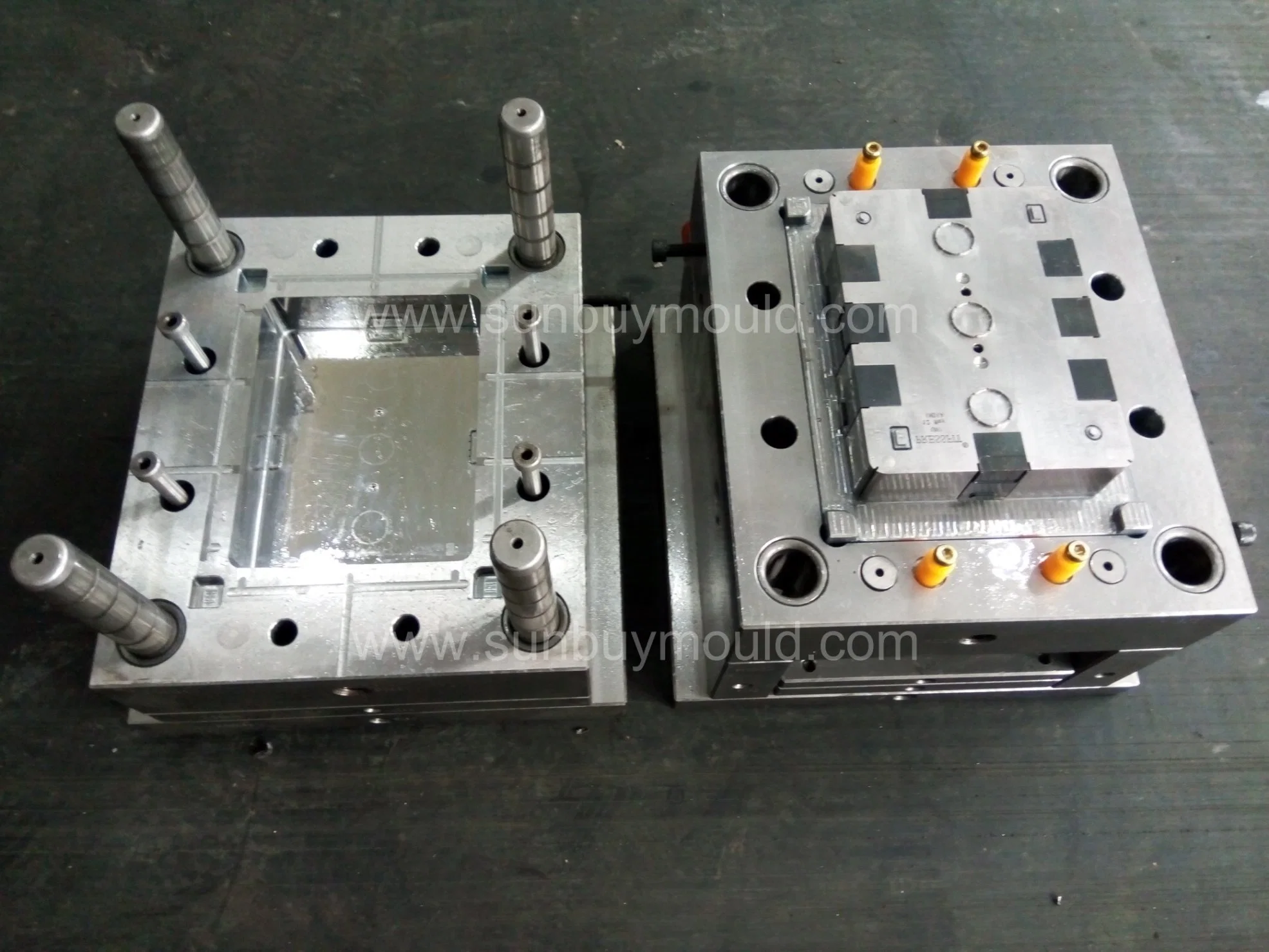 2023 Customized Design Wire Box Plastic Injection Mould