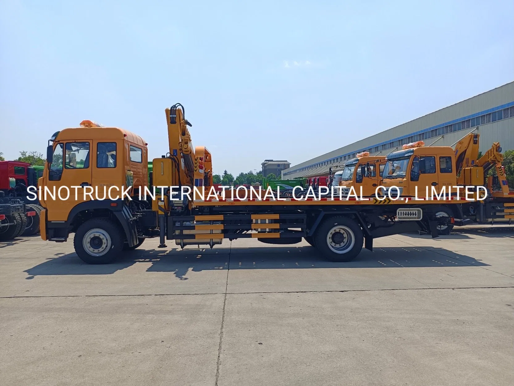 Sinotruk HOWO/Homan High Operating Efficiency Flatbad Rescure Truck Road Wrecker Truck with Crane 8 Ton Knuckle Boom Crane