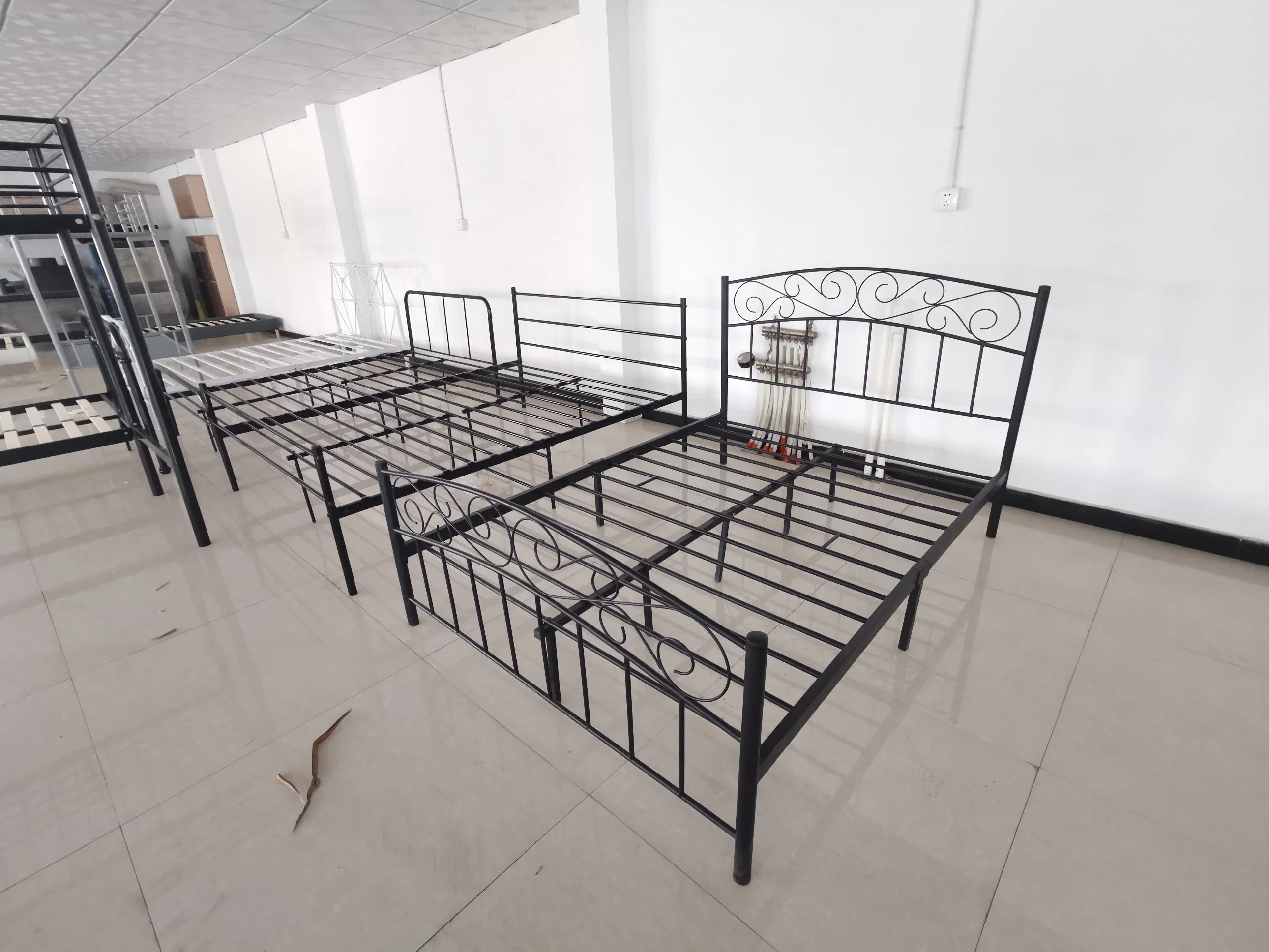 Cama de plataforma metálica tamaño queen con cabecera de acero Premium Soporte de tablillas