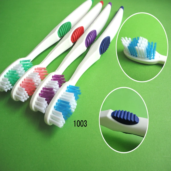 Brosse à dents pour enfants OEM quotidienne avec grattoir lingual pour la maison
