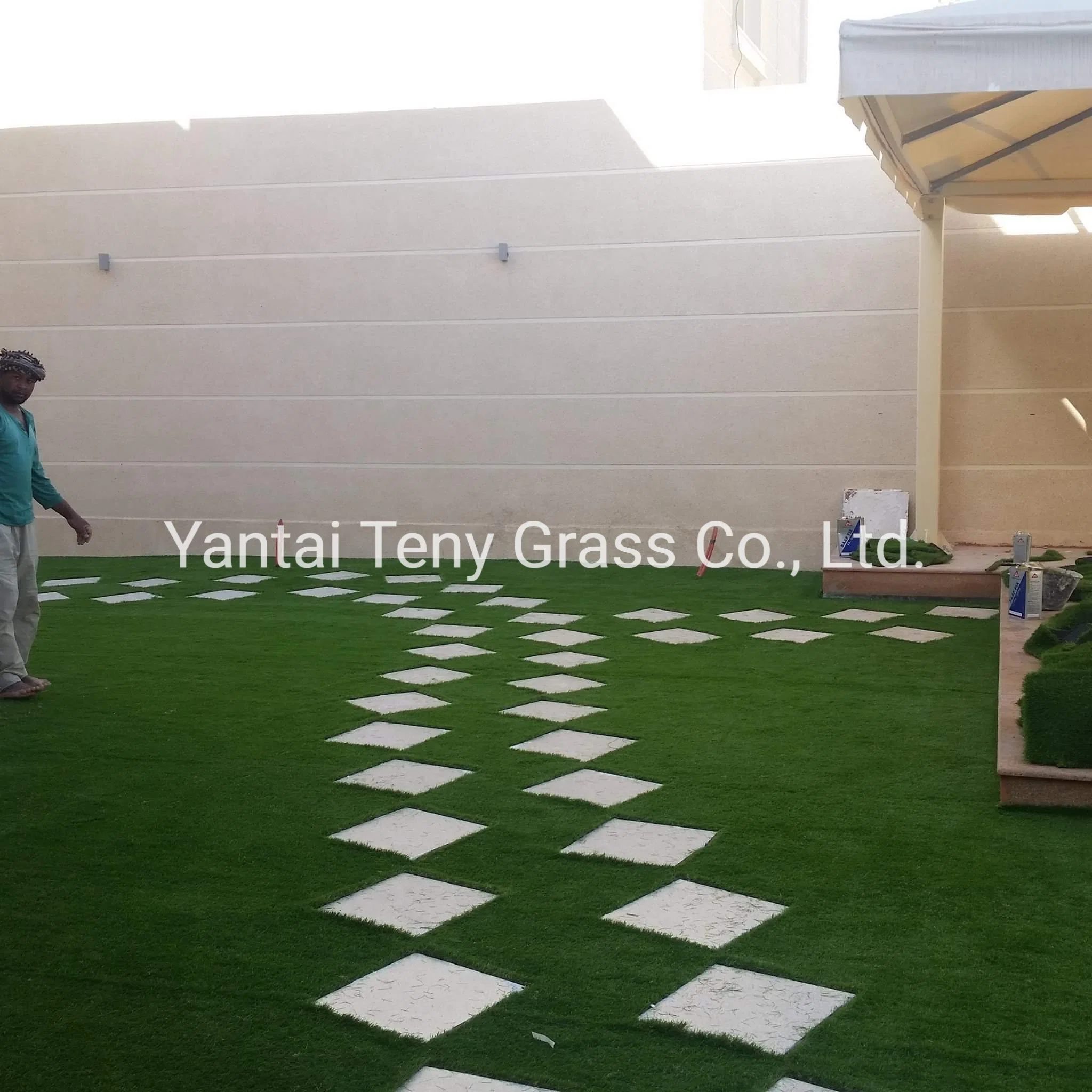 25mm Non-Infill C Shape Hot Sell Landscaping Artificial Grass on Decking