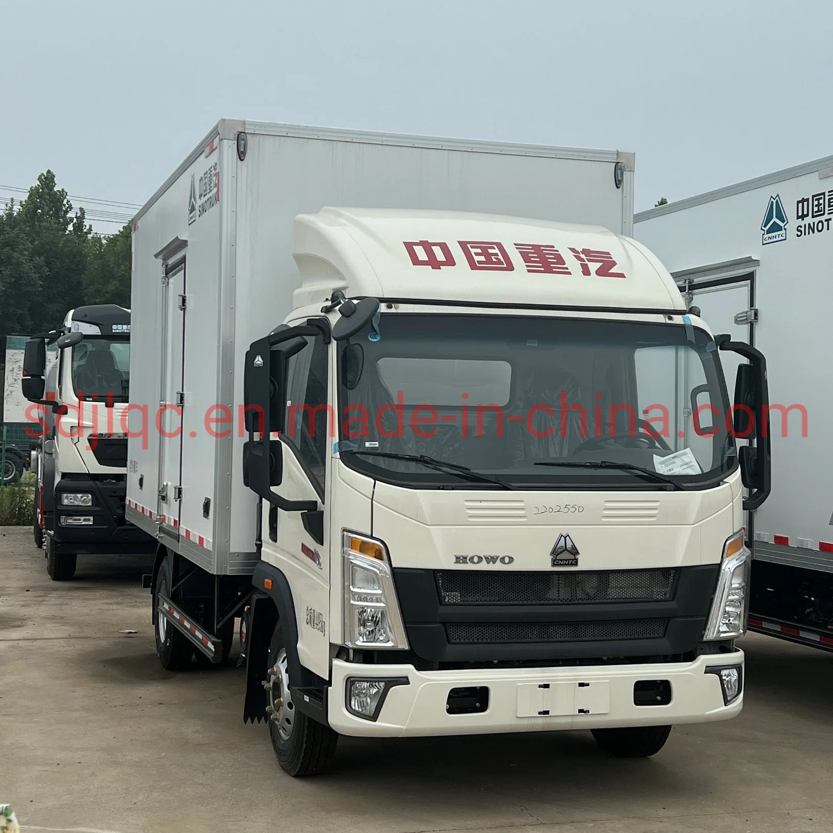 Низкая цена Новый Sinotruk HOWO Euro2 4X2 3-8т охлажденных погрузчика