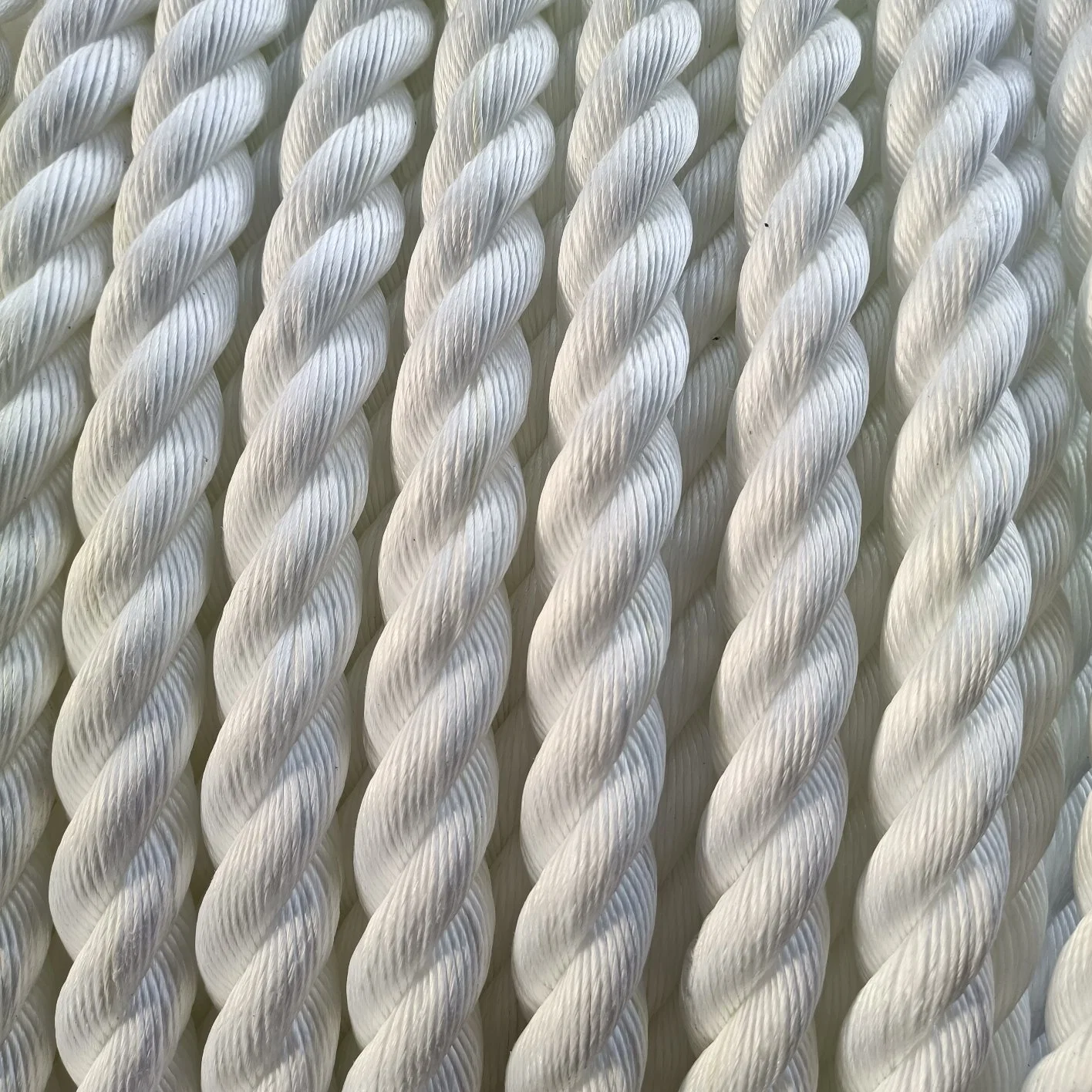 PP/PE بولي بروبيلين tuggboat Hmpe Hemp Metallic Hollow Core 12mm UHMWPE البلاستيك الملتوي المصنع القطن Telstra السلامة السحب الصناعي الرافعة HDPE الحبل