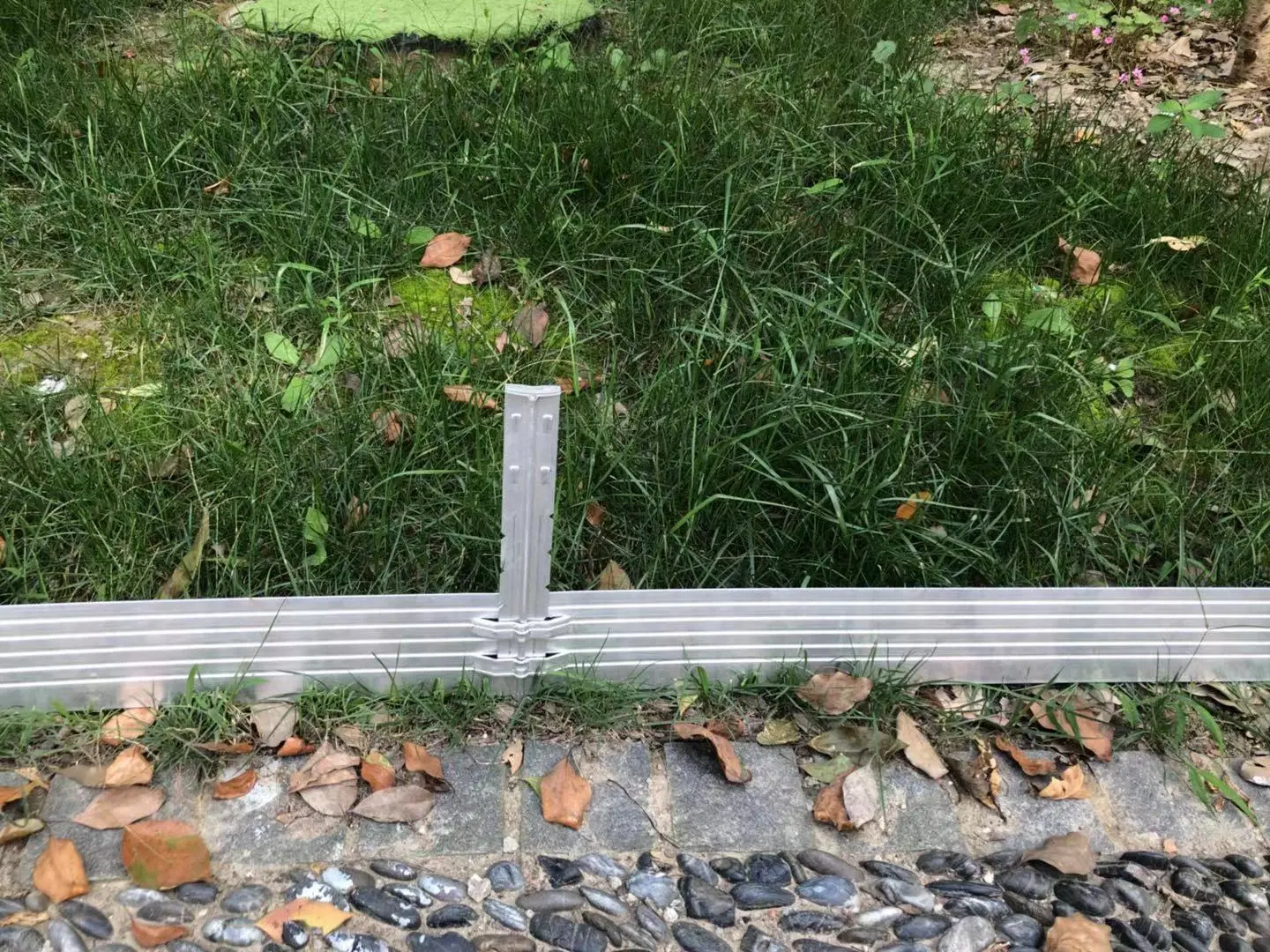 Großhandel/Lieferant Fabrik Preis Einfach Installiert Flexible Landschaft Rasen Aluminium Gras Kanten