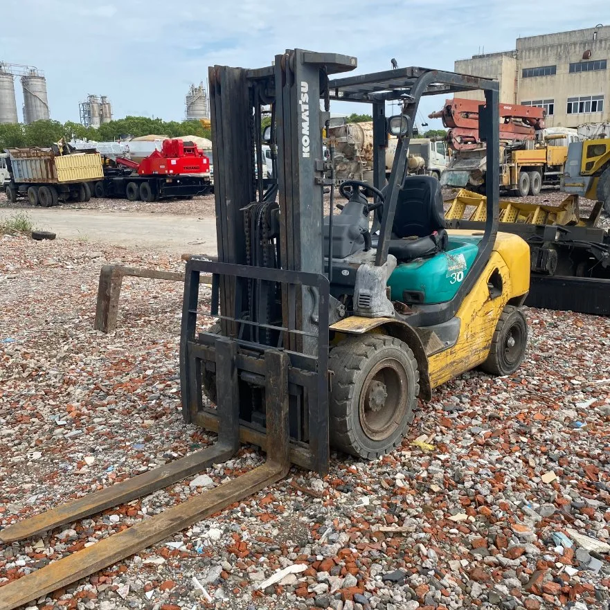 Second Hand Komatsuu 3ton Forklift Truck Raise 4.5m Auto Band Side Shift