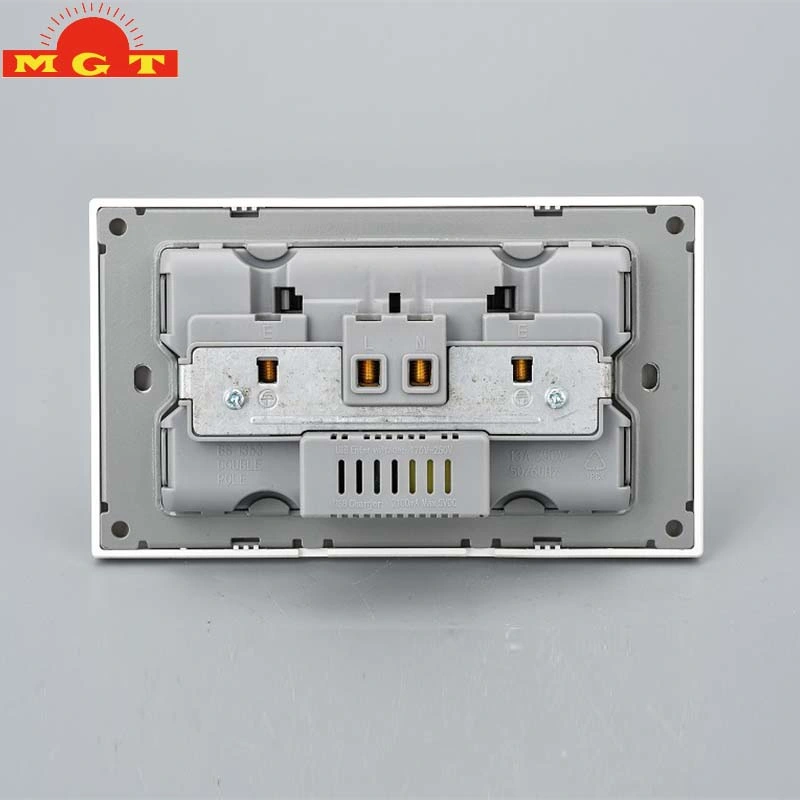 British/UK Standard Plastic Wall Socket with Indicator 2 Gang Switch + Double 13A