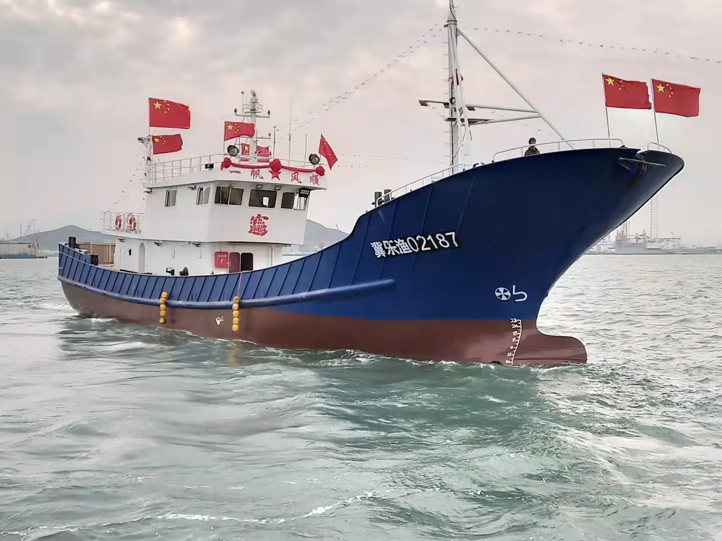 China 38m/125FT Steel Commercial Trawler and Gill Net Freezing System Fishing Ship for Sale