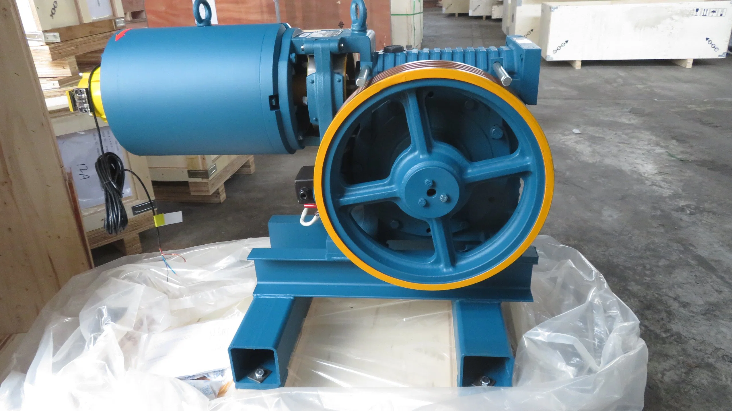 1250kg 1.0 M/S Torin Elevator Geared Traction Machine Lift Geared Motor for Passenger Elevator