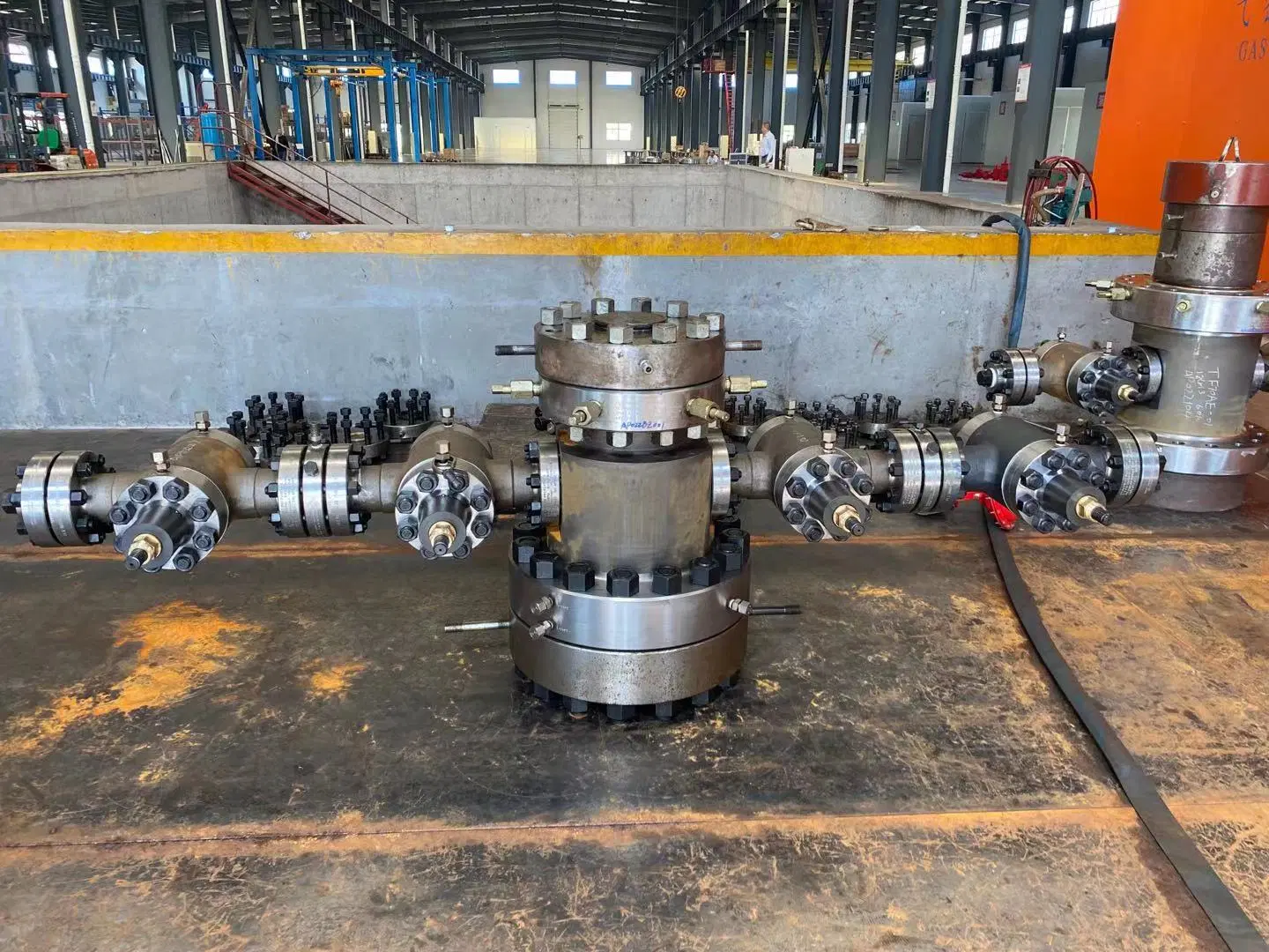 Oilfield Equipment Surface Facility API 6A Wellhead Equipment X-Max Tree