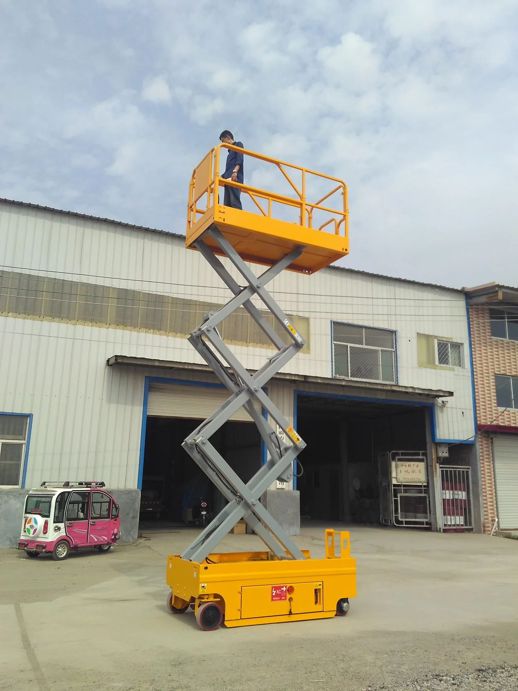 High quality/High cost performance  Self Propelled Professional Electric Scissor Lift, Scissor Lift Factory Use Elevator Cheap Price for Sale