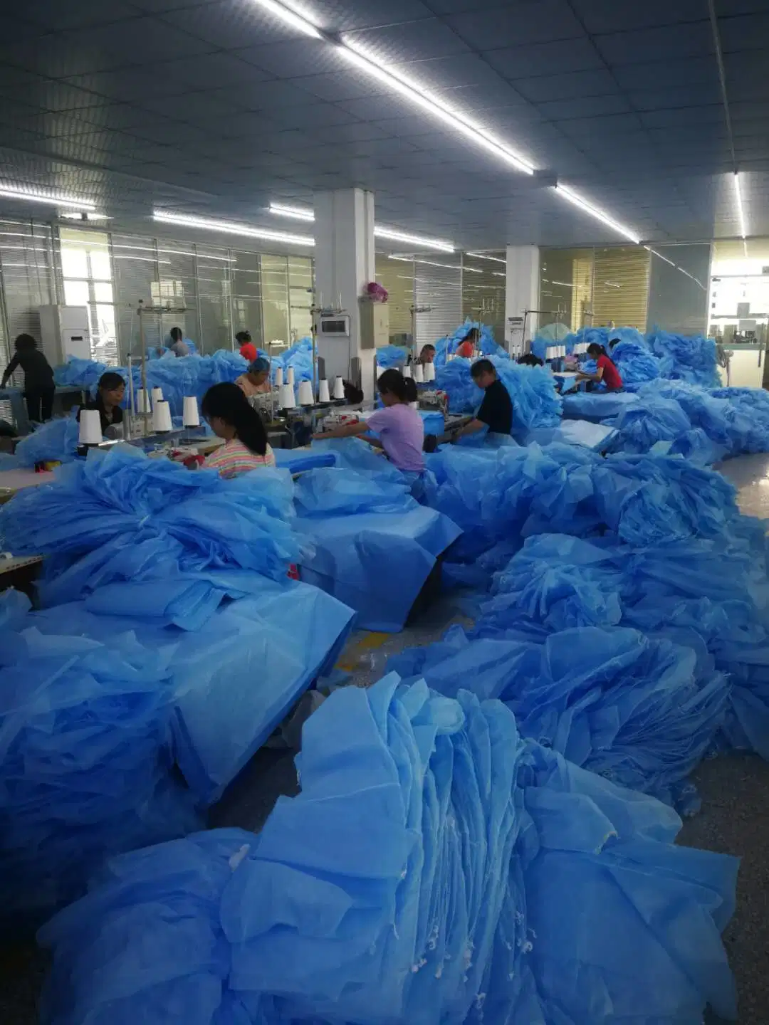 Disposable Isolation Garments with Ultrasonic Technology SMS Fabric for Medical Use