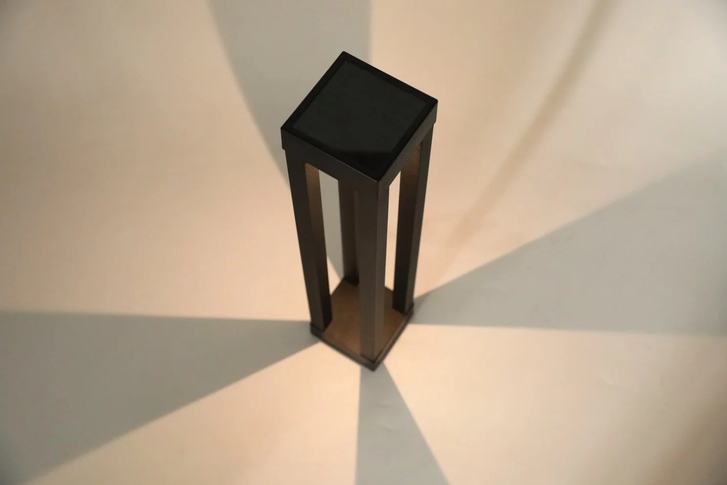 En acier inoxydable avec lumière solaire moderne Bollard jeu