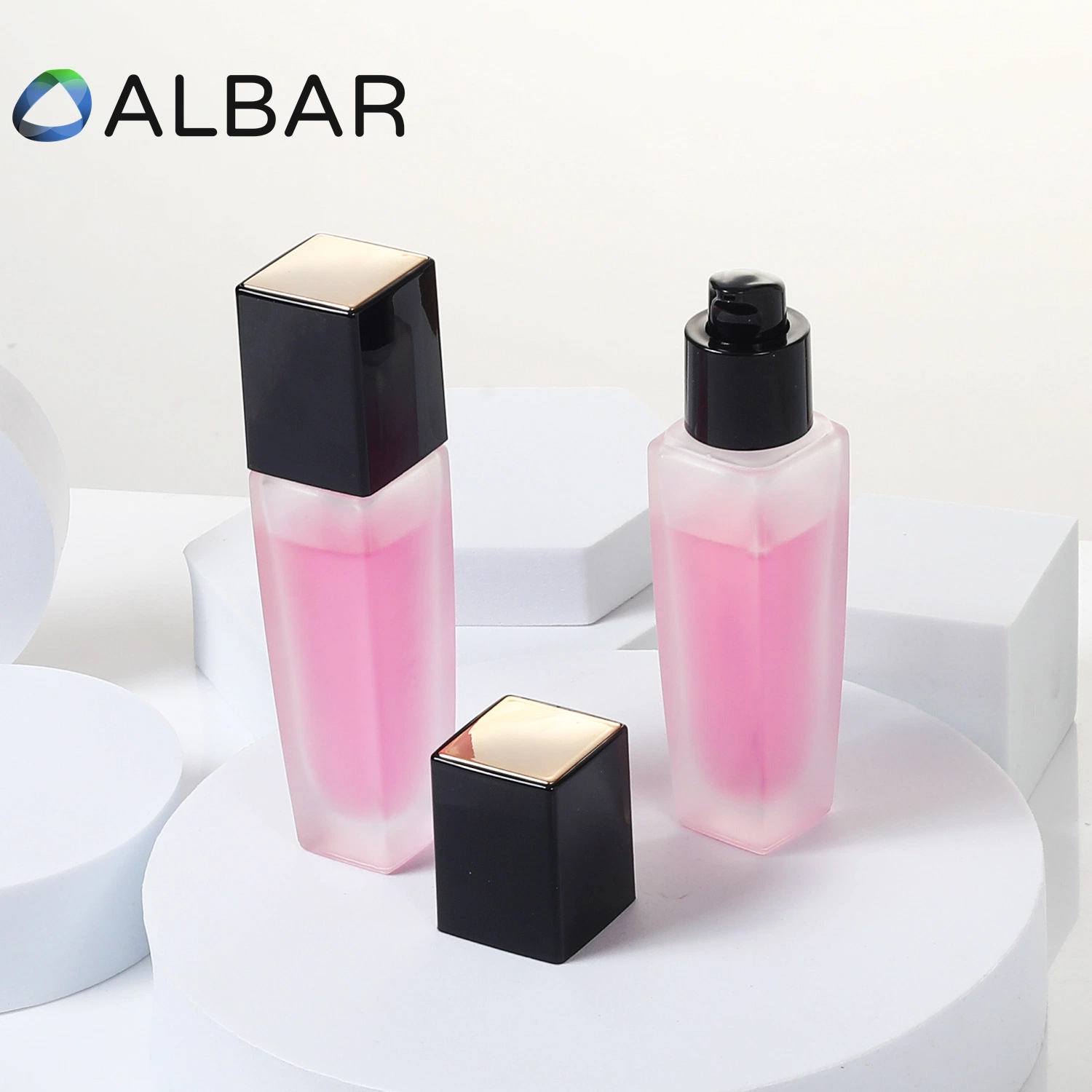 30ml Fond de teint liquide Blush pour les joues en verre givré Bouteilles de cosmétiques pour les soins de la peau Sérum d'huile essentielle avec mini pot avec bouchons noirs dorés ou pulvérisateurs à pression.