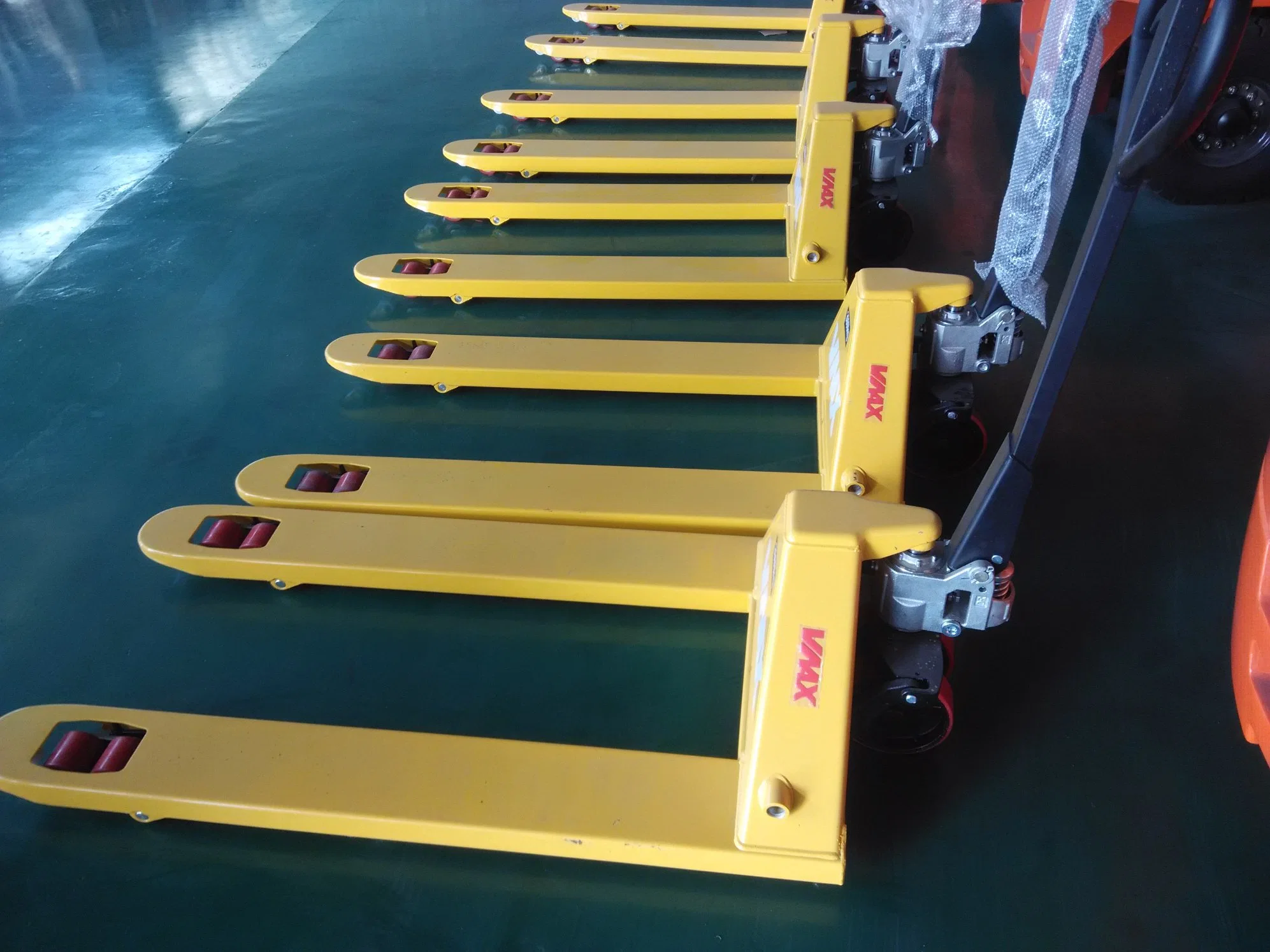 Vmax Brand Hand Pallet Trucks with Nylon Wheel